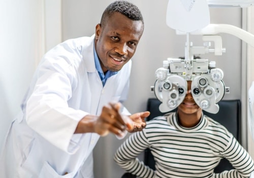Understanding Eye Care Services: Optometrists vs. Ophthalmologists